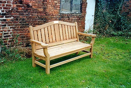 Memorial bench in oak